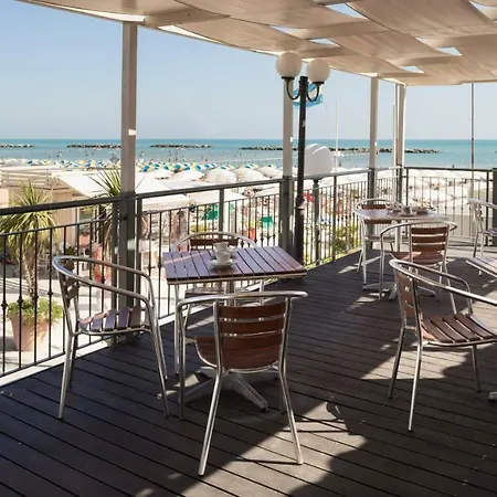 Hotel Strand Hotell 3*