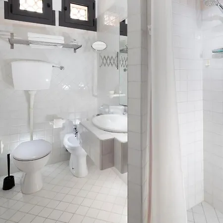 Hotell Hotel Strand 3*