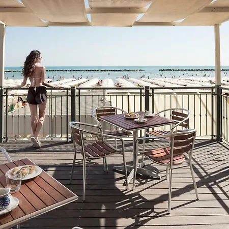 Hotel Strand Hotell 3*